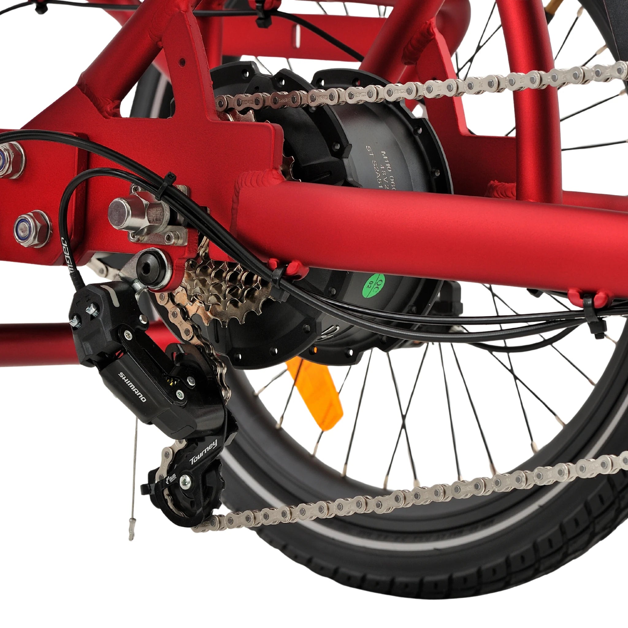 Ridewave Quokka red electric trike drivetrain and rear axle close-up #color_red