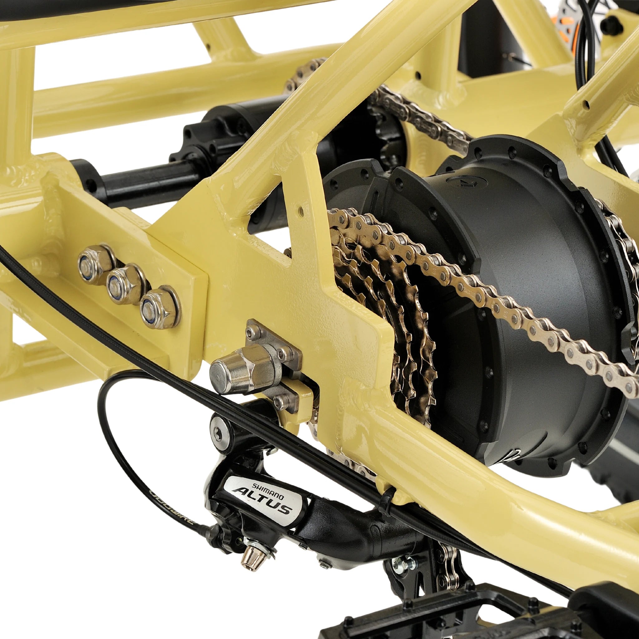 Ridewave Wallaby cream electric trike rear drivetrain, axle and motor close-up #color_cream