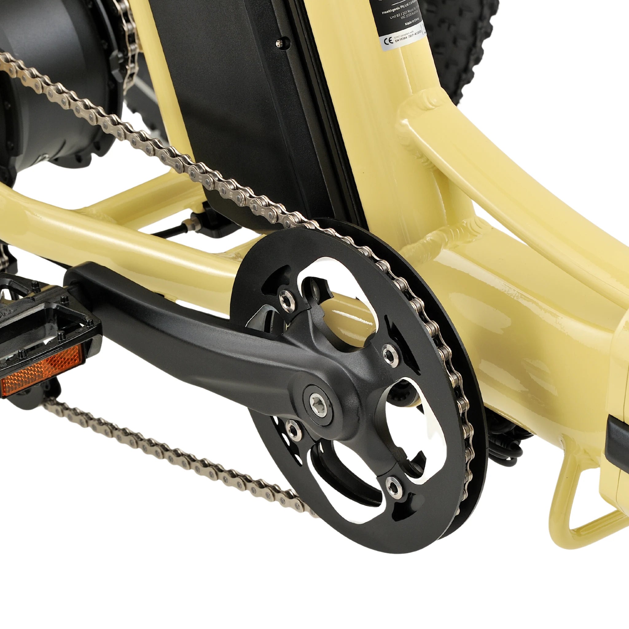Ridewave Wallaby cream electric trike chainring, crank and pedal close-up #color_cream